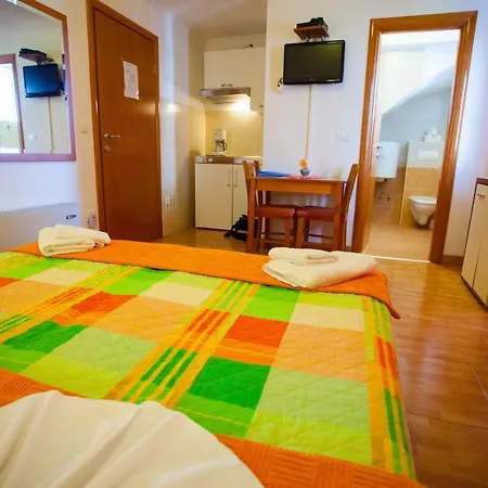 Apartment Nina, Makarska
