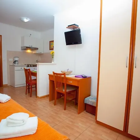Apartment Nina, *