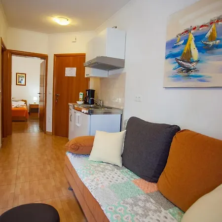 Nina, Apartment