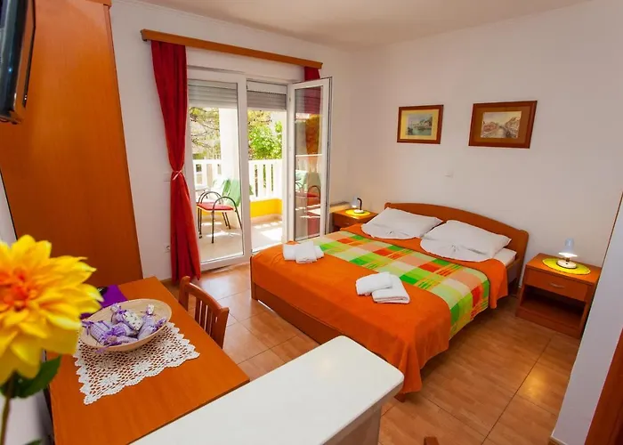 Nina, * 马卡尔斯卡