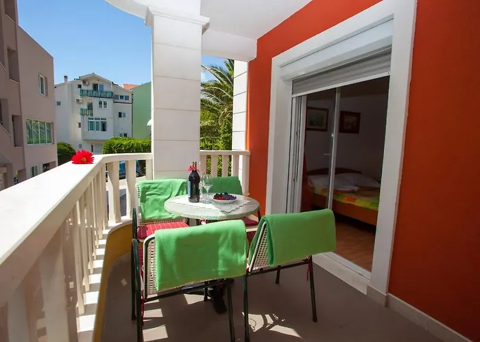 Nina, * 马卡尔斯卡