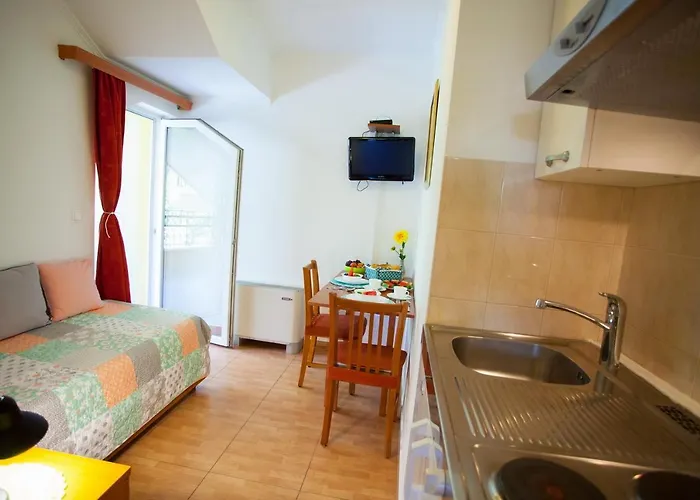 Nina, * 马卡尔斯卡