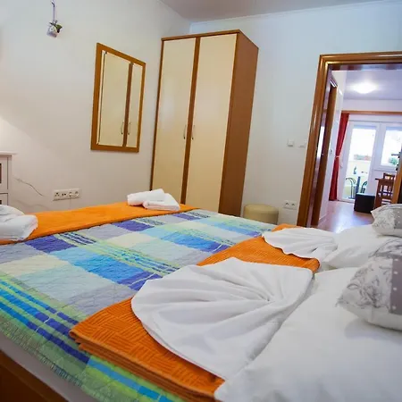 Apartment Nina, Makarska