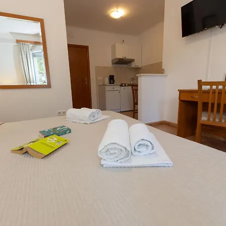 Nina, Apartment Makarska