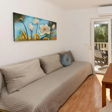 Nina, Apartment
