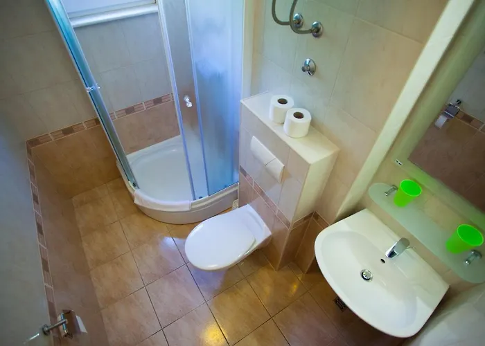 Nina, Apartman Makarska