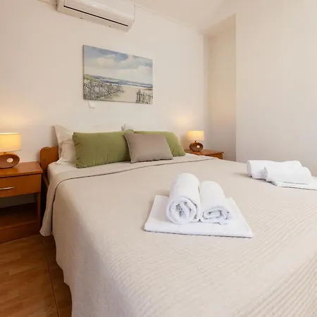 Nina, Appartamento Makarska